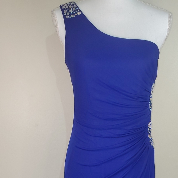 Pompows Dresses & Skirts - Pompows one shoulder jeweled maxi formal dress Med